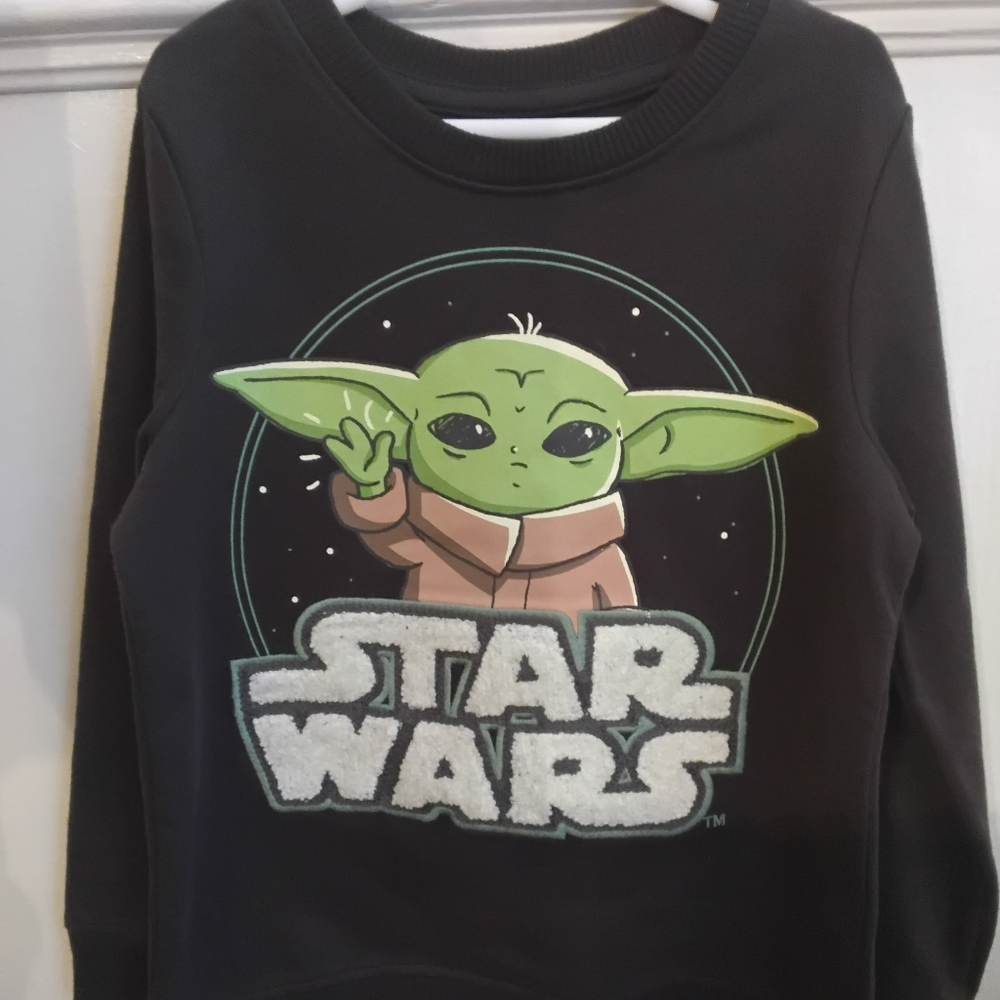Boys Star Wars “Baby Yoda / Grogu” Sweatshirt – Size 5
